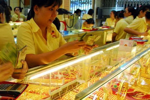 Giá vàng 1 tuần thần tốc, vượt lên kỷ lục 45 triệu đồng/lượng