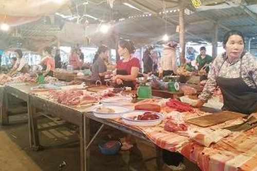 Giá lợn hơi giảm nhẹ, thị trường chưa ổn định