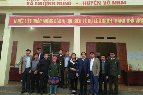 Xây dựng nhà văn hóa xóm ở xã khó khăn