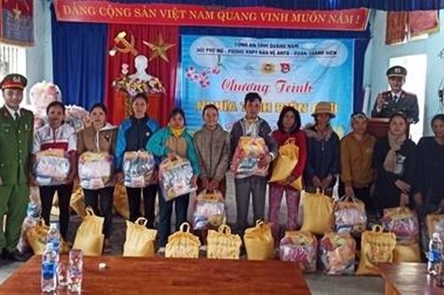 Ấm áp chương trình tình nguyện của cán bộ chiến sĩ Công an Quảng Nam