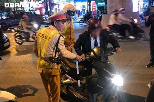 'Ma men' và những lần chống đối CSGT khi bị yêu cầu kiểm tra nồng độ cồn