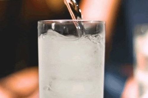 Cốc nước đầu tiên vào mỗi sáng rất quan trọng nhưng đặc biệt cần tránh 5 loại để không gây tổn thương sức khỏe