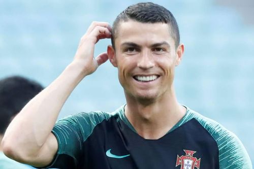 Ronaldo đang sống ở năm 2005 vì dùng iPod đời cũ