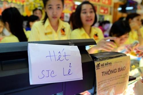 Vàng quay đầu giảm nửa triệu đồng sau một đêm