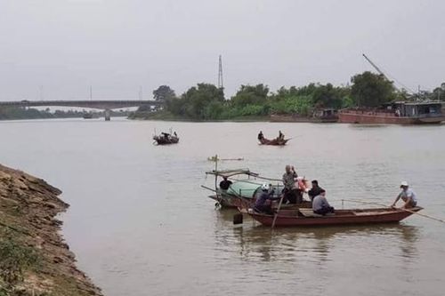Lật thuyền trong đêm khiến hai vợ chồng tử vong thương tâm