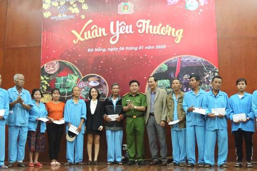 Mùa xuân-hướng về đồng bào nghèo