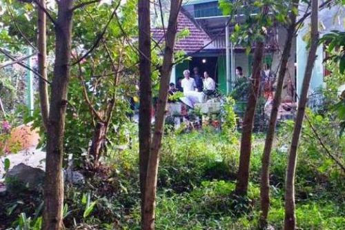 Vợ tử vong trên giường, chồng chết trong tư thế treo cổ