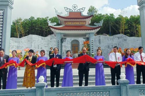 Thủ tướng dự khánh thành đền thờ liệt sĩ tại Quảng Nam