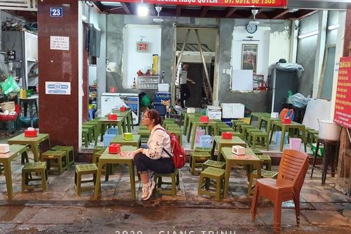 Phố bia Tạ Hiện lên báo quốc tế cũng vắng vẻ lạ thường