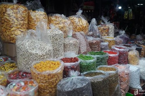 Bánh kẹo, mứt Tết '3 không' tràn ngập thị trường Nghệ An