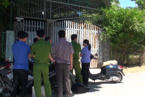 Mâu thuẫn bột phát, ông lão 70 tuổi vác dao sang chém 3 người nhà em gái