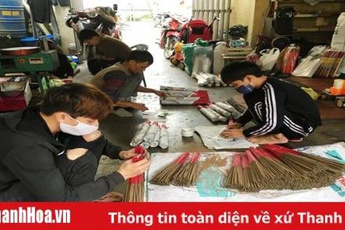 Nhiều cơ sở sản xuất hương 'kín' đơn hàng dịp Tết Nguyên đán