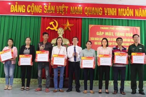 Gặp mặt thân nhân cán bộ, chiến sĩ đang công tác tại huyện đảo Trường Sa