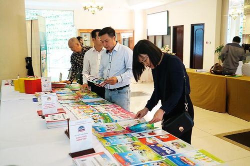 Băn khoăn chọn sách giáo khoa lớp 1