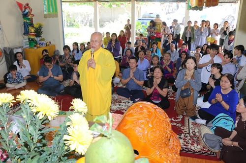 Các đơn vị bàn giao nhà, tặng quà Tết đến người nghèo