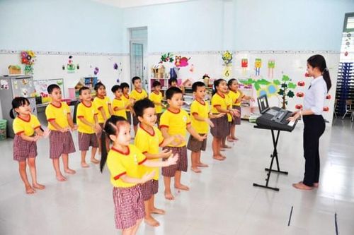 Dân số Việt Nam đạt gần 97 triệu người