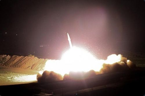 Mỹ cấm bay qua khu vực vùng Vịnh sau khi Iran tấn công hai căn cứ
