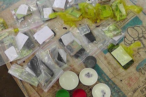 8 phụ nữ bị bắt trong sòng tài xỉu ở vùng quê