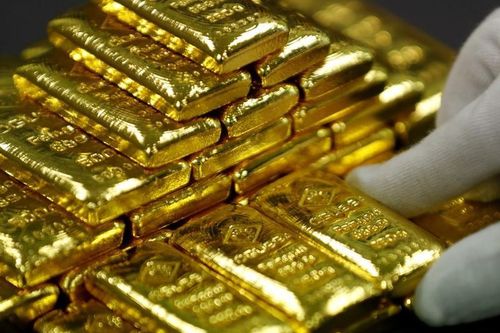 Giá vàng tăng mạnh, có nên mua vào?