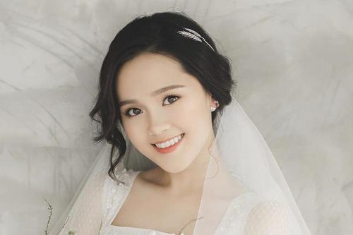 Duy Mạnh và Quỳnh Anh đăng ảnh, hé lộ đám cưới