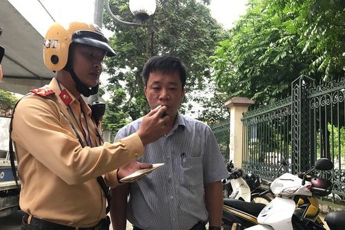 Phạt nặng lái xe vi phạm nồng độ cồn: Băn khoăn về số '0' tuyệt đối