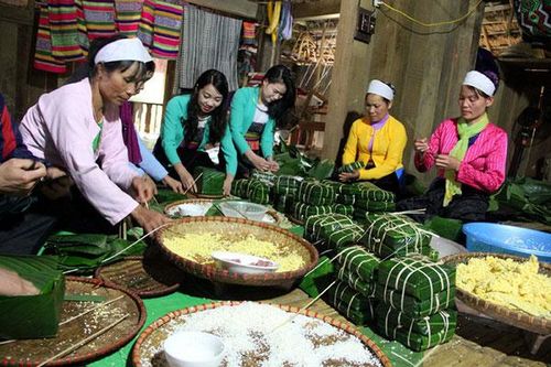 Gói bánh chưng xanh cùng người nghèo ăn Tết Canh Tý 2020