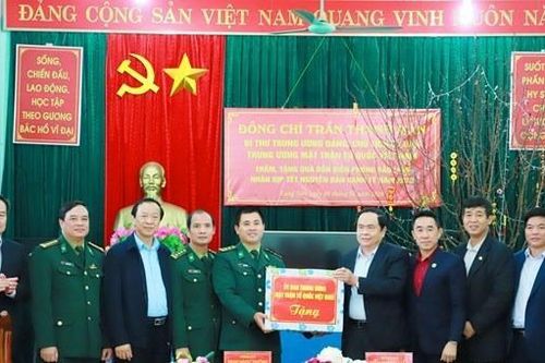 Phân công cán bộ xuống địa bàn ăn Tết cùng bà con