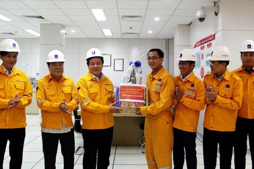 Đồng chí Nguyễn Xuân Thắng thăm và làm việc tại Cụm Khí – Điện – Đạm Cà Mau