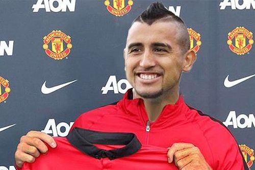 MU đàm phán ký Vidal, Chelsea mất gần 27 triệu bảng vì Conte
