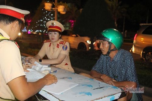 Chiều uống 2 lon bia, tối ra đường bị phạt 4,5 triệu