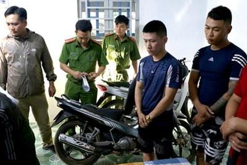Tìm nạn nhân sập bẫy tín dụng đen, lãi suất 300%/năm ở Bình Phước