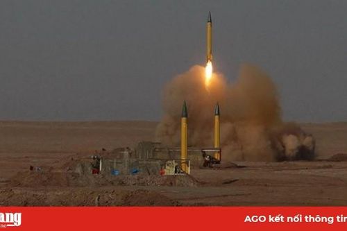 Phóng 35 tên lửa đạn đạo 'chưa đủ', Iran nã tiếp đợt hai vào căn cứ Mỹ ở Iraq