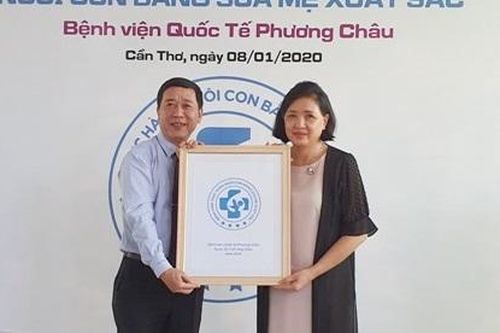 Bệnh viện Quốc tế Phương Châu nhận danh hiệu bệnh viện thực hành nuôi con bằng sữa mẹ xuất sắc