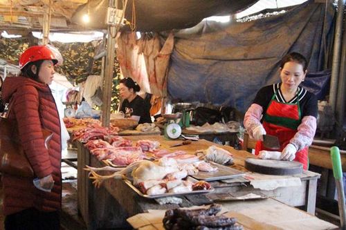 Giá lợn hơi giảm xuống 80.000 đồng/kg