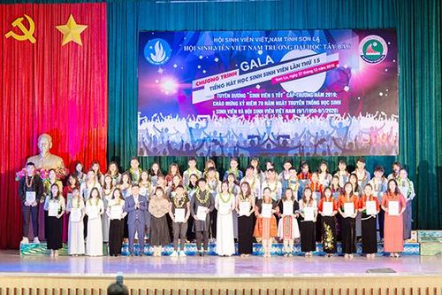 Trường Đại học Tây Bắc: Tuyên dương 'Sinh viên 5 tốt'