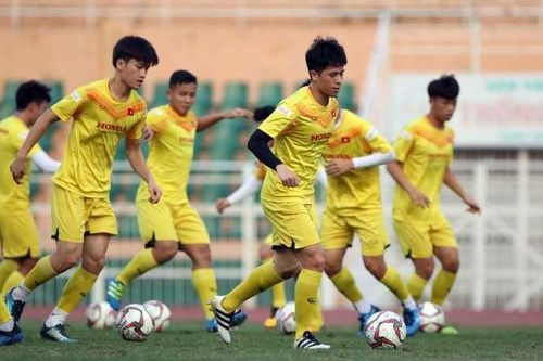 HLV Chu Đình Nghiêm: Đình Trọng nóng vội trở lại U23 Việt Nam, tôi rất lo lắng