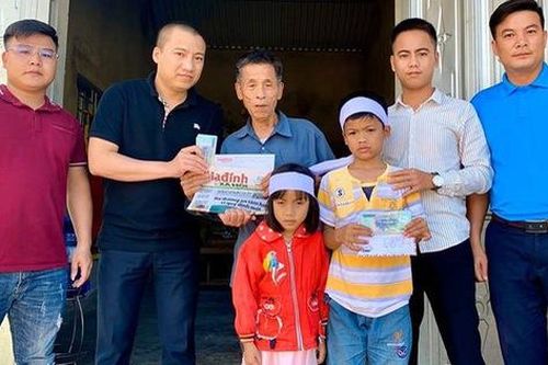 Gần 70 triệu đồng đến với hoàn cảnh hai cháu bé bố bỏ đi, mẹ mất vì tai nạn