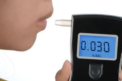 Lo bị phạt nặng, người dân mách nhau mua máy đo nồng độ cồn