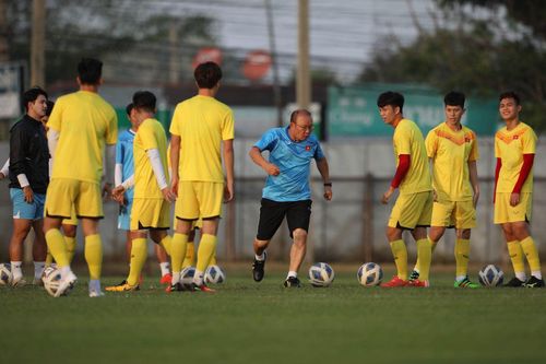 Bóng đá Việt Nam hôm nay 9/1: Đối thủ U23 VN bất ngờ thiệt quân, Trực tiếp U23 Hàn Quốc vs U23 Trung Quốc