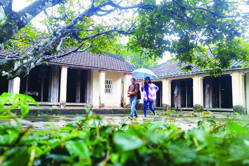 'Làm mới' làng cổ Lộc Yên