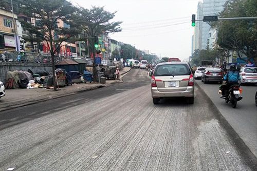 Nham nhở vỉa hè ngày cận Tết