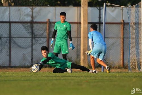 U23 Việt Nam đấu UAE, HLV Park Hang-seo chọn Văn Toản hay Tiến Dũng?