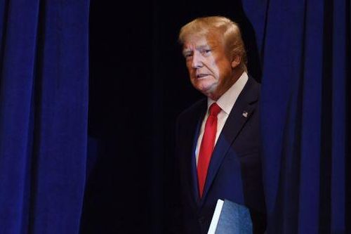 Ông Trump không được tín nhiệm khả năng giải quyết vấn đề quốc tế