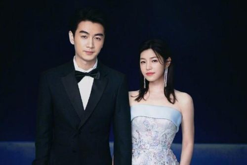 Trần Hiểu - Trần Nghiên Hi cho fan ăn 'bánh gato' với loạt ảnh tình tứ sau một thời gian không xuất hiện cùng nhau