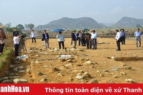 Báo cáo sơ bộ kết quả khai quật hào thành phía Đông và Tây Thành Nhà Hồ