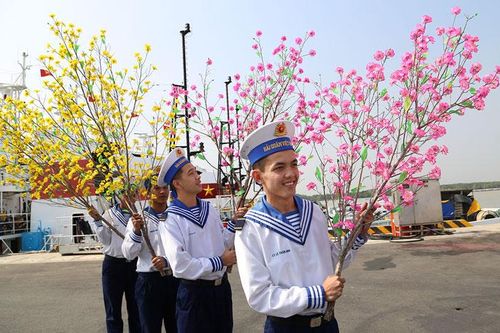 Tết sớm ở Nhà giàn