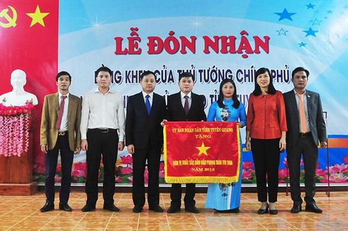 Xã Phúc Ninh đón nhận Bằng khen của Thủ tướng Chính phủ và Cờ thi đua của UBND tỉnh