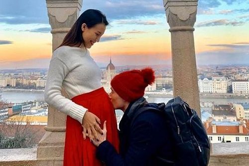 MC Hoàng Oanh xác nhận mang thai con đầu lòng với chồng Tây