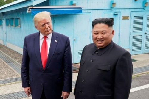 Tổng thống Trump chúc mừng sinh nhật ông Kim Jong Un