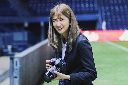 Hot girl Thái dẫn đoàn U23 Việt Nam chúc thầy trò HLV Park thắng UAE